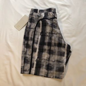 LULULEMON Mens Large Shorts NWT